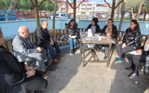 Yörükler İlköğretim Okulu müdürü ve öğretmenleri ile bölge halkınin yaşadığı sorunlar üzerine sohbet ettik